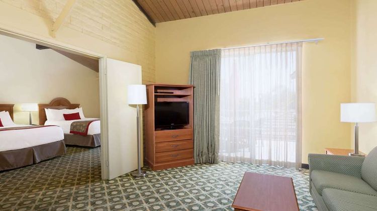 Ramada by Wyndham Santa Barbara Suite