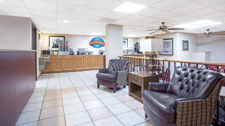 Baymont Inn & Suites Hays Lobby