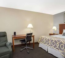 Baymont Inn & Suites Hays Room