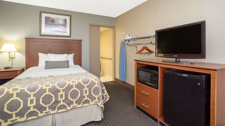 Baymont Inn & Suites Hays Room