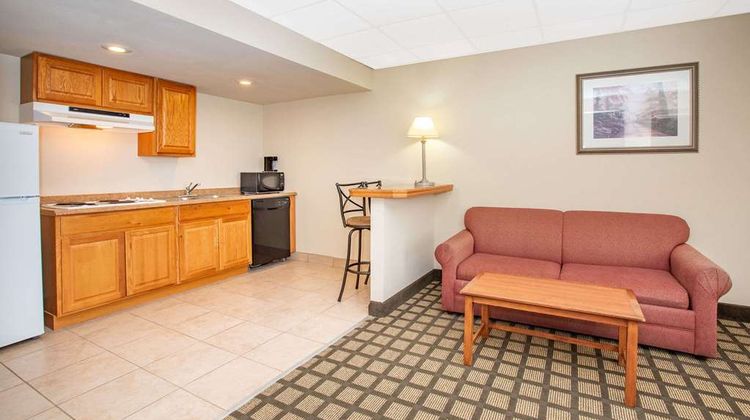Baymont Inn & Suites Hays Suite