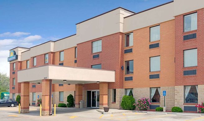 Days Inn Downtown St. Louis Exterior