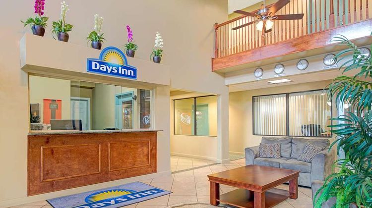 Days Inn Downtown St. Louis Lobby