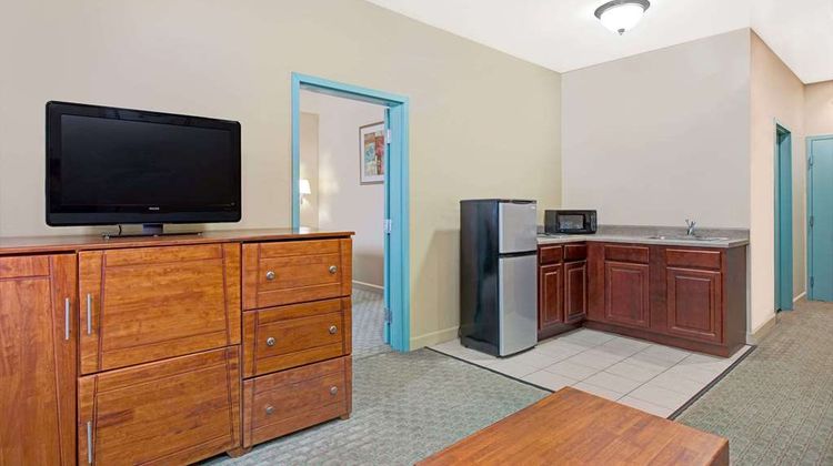 Days Inn Downtown St. Louis Suite