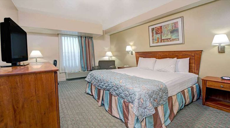 <b>Days Inn Downtown St. Louis Room</b>. Images powered by <a href="https://iceportal.shijigroup.com/" title="IcePortal" target="_blank">IcePortal</a>.
