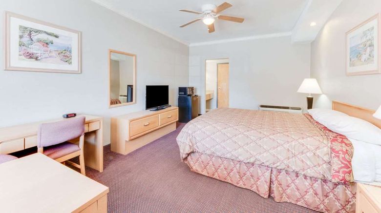 <b>Knights Inn Van Horn Room</b>. Images powered by <a href="https://iceportal.shijigroup.com/" title="IcePortal" target="_blank">IcePortal</a>.