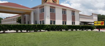 Super 8 Rosenberg Exterior