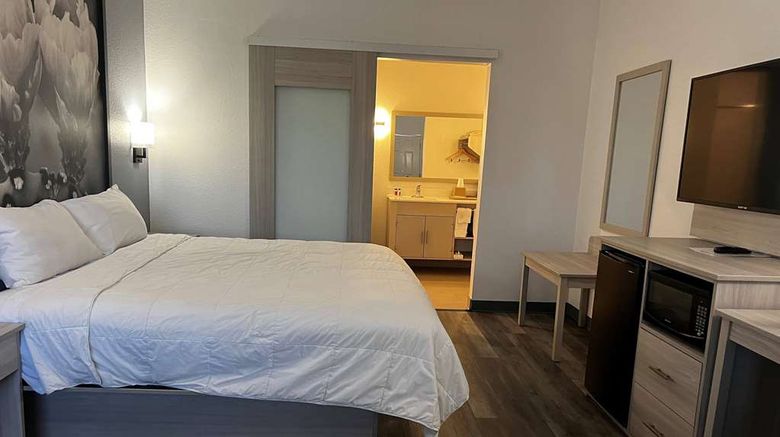 <b>Super 8 Rosenberg Room</b>. Images powered by <a href="https://iceportal.shijigroup.com/" title="IcePortal" target="_blank">IcePortal</a>.