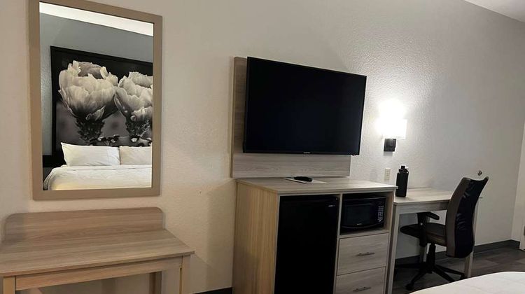 Super 8 Rosenberg Room