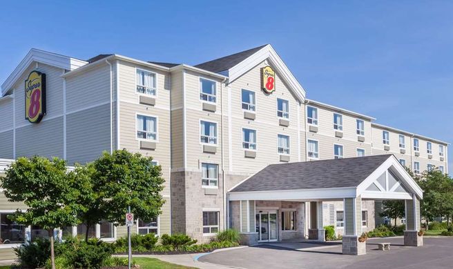 Super 8 Peterborough Exterior