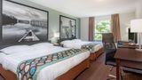 Super 8 Peterborough Room