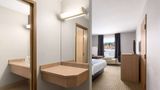 Super 8 St-Jerome Room