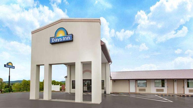 <b>Days Inn Grantville Exterior</b>. Images powered by <a href="https://iceportal.shijigroup.com/" title="IcePortal" target="_blank">IcePortal</a>.