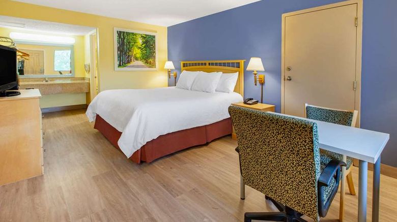 <b>Days Inn Grantville Room</b>. Images powered by <a href="https://iceportal.shijigroup.com/" title="IcePortal" target="_blank">IcePortal</a>.