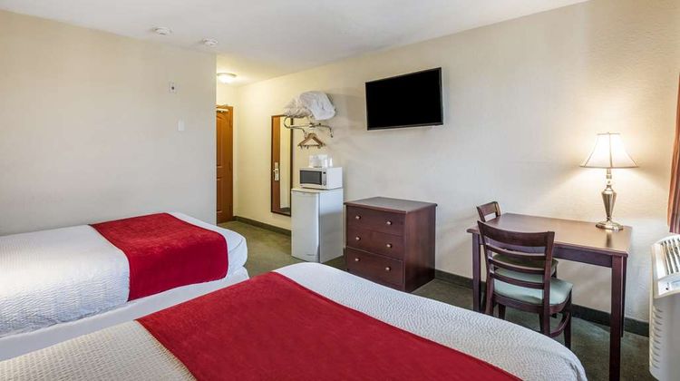 Knights Inn Orillia Room
