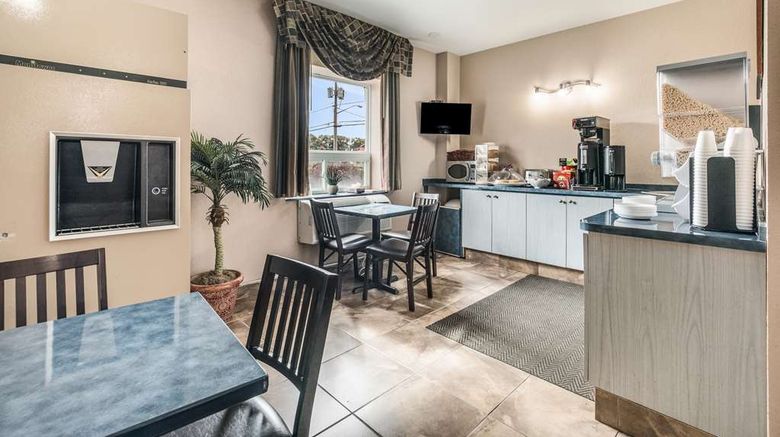 <b>Knights Inn Orillia Restaurant</b>. Images powered by <a href="https://iceportal.shijigroup.com/" title="IcePortal" target="_blank">IcePortal</a>.
