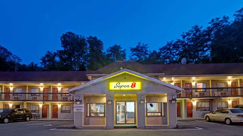 <b>Super 8 Niagara Falls North Exterior</b>. Images powered by <a href="https://iceportal.shijigroup.com/" title="IcePortal" target="_blank">IcePortal</a>.
