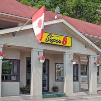 Super 8 Niagara Falls North