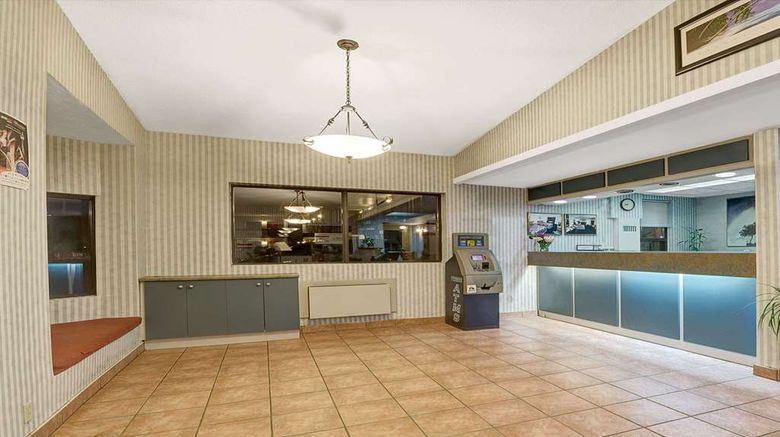 <b>Super 8 Niagara Falls North Lobby</b>. Images powered by <a href="https://iceportal.shijigroup.com/" title="IcePortal" target="_blank">IcePortal</a>.