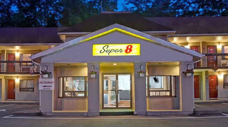 <b>Super 8 Niagara Falls North Exterior</b>. Images powered by <a href="https://iceportal.shijigroup.com/" title="IcePortal" target="_blank">IcePortal</a>.