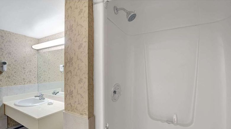 <b>Super 8 Niagara Falls North Room</b>. Images powered by <a href="https://iceportal.shijigroup.com/" title="IcePortal" target="_blank">IcePortal</a>.