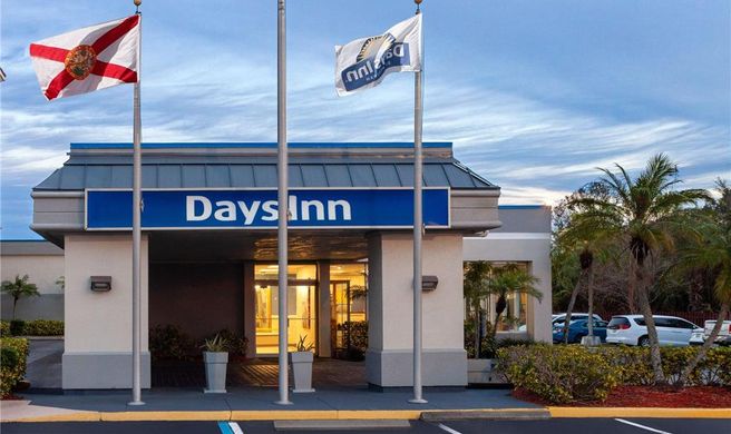 Days Inn by Wyndham Melbourne Exterior