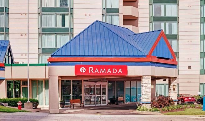 Ramada Niagara Falls/Fallsview Exterior