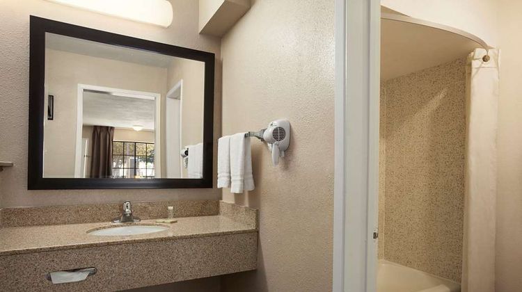 Super 8 Salinas Room