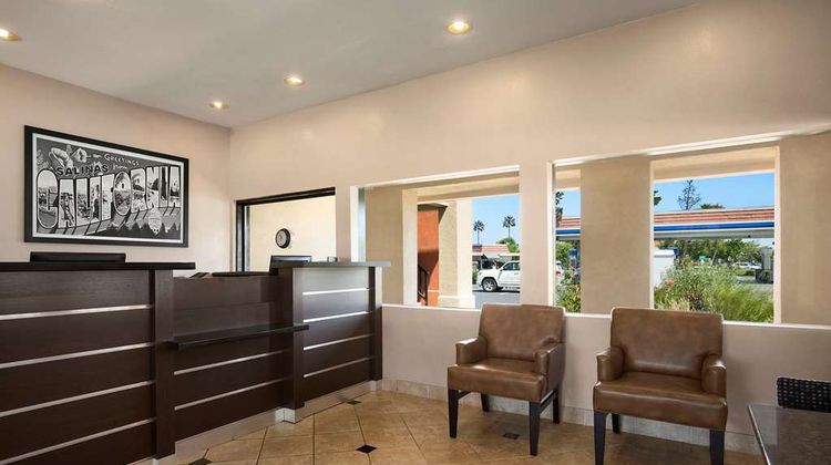 Super 8 Salinas Lobby