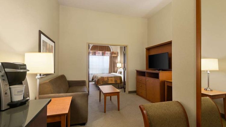 Ramada Drayton Valley Suite