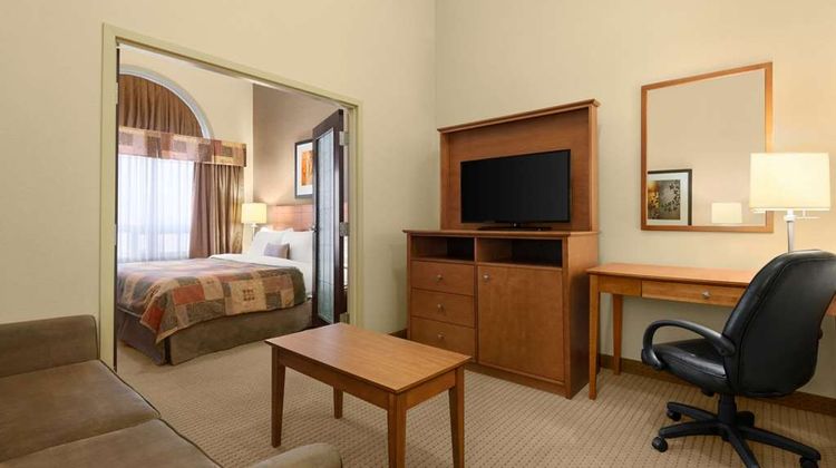 Ramada Drayton Valley Suite