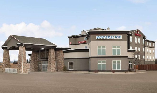 Ramada Drayton Valley Exterior