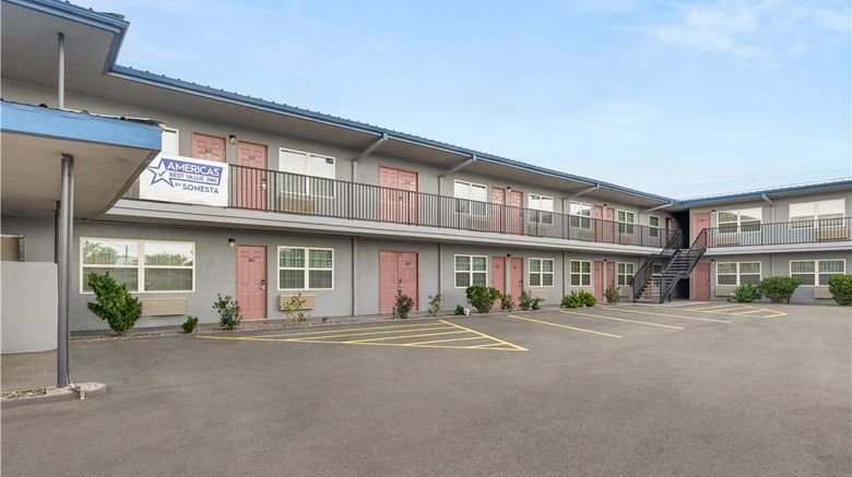 <b>Knights Inn Laura Lodge Pecos Exterior</b>. Images powered by <a href="https://iceportal.shijigroup.com/" title="IcePortal" target="_blank">IcePortal</a>.