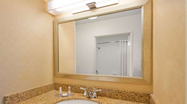 Baymont Inn & Suites Denver Intl Airport Room
