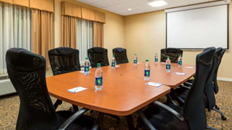 Baymont Inn & Suites Denver Intl Airport Meeting