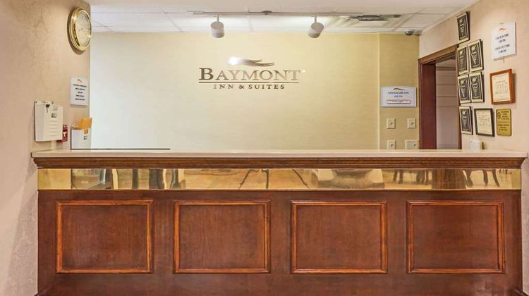 Baymont Inn & Suites Covington Lobby