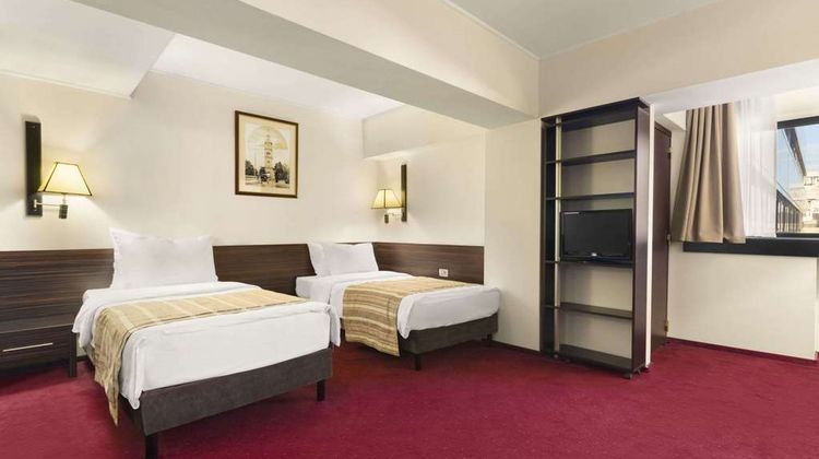Ramada Iasi City Centre Room