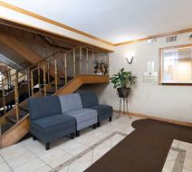 Knights Inn South Amboy Lobby