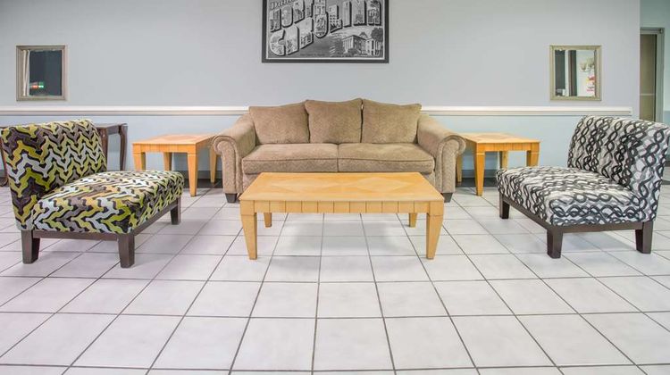 Super 8 Dunn Lobby