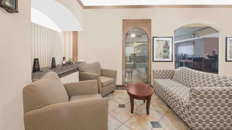 Baymont Inn & Suites Snyder Lobby