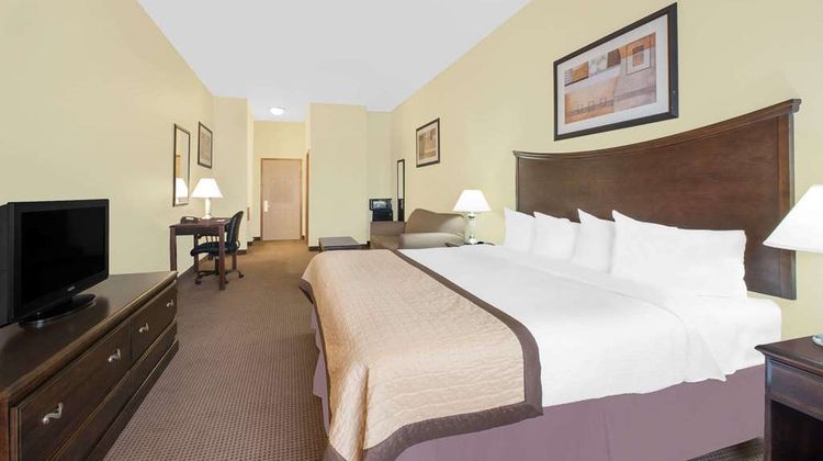 Baymont Inn & Suites Snyder Room
