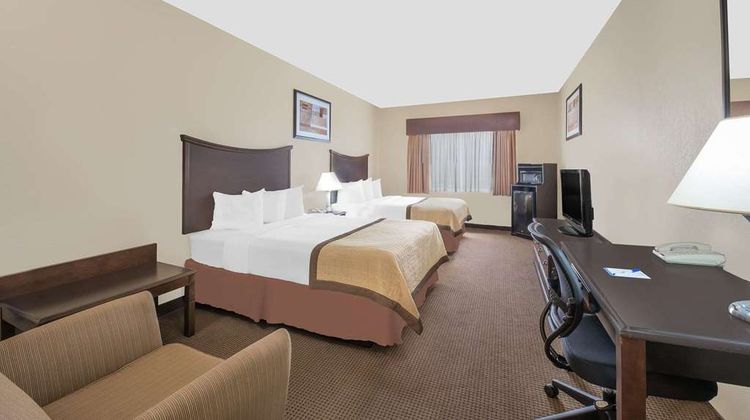 Baymont Inn & Suites Snyder Room