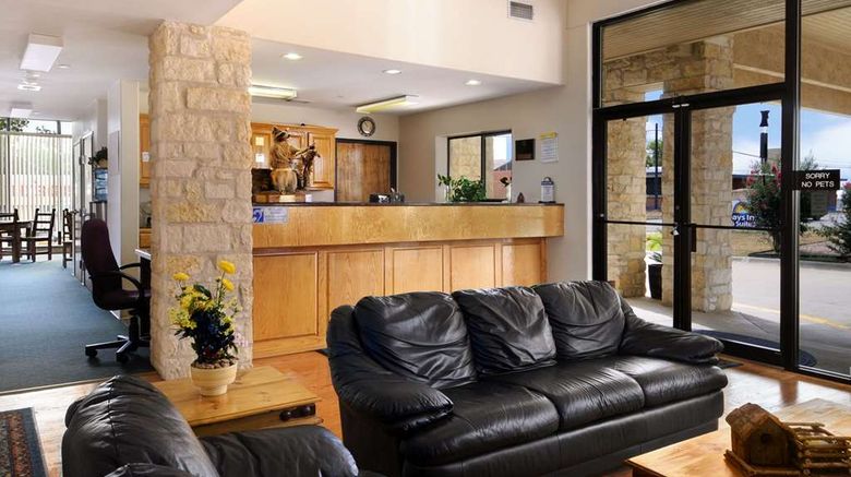 <b>Days Inn & Suites Llano Lobby</b>. Images powered by <a href="https://iceportal.shijigroup.com/" title="IcePortal" target="_blank">IcePortal</a>.
