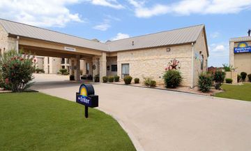 Days Inn & Suites Llano