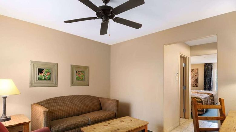 <b>Days Inn & Suites Llano Suite</b>. Images powered by <a href="https://iceportal.shijigroup.com/" title="IcePortal" target="_blank">IcePortal</a>.