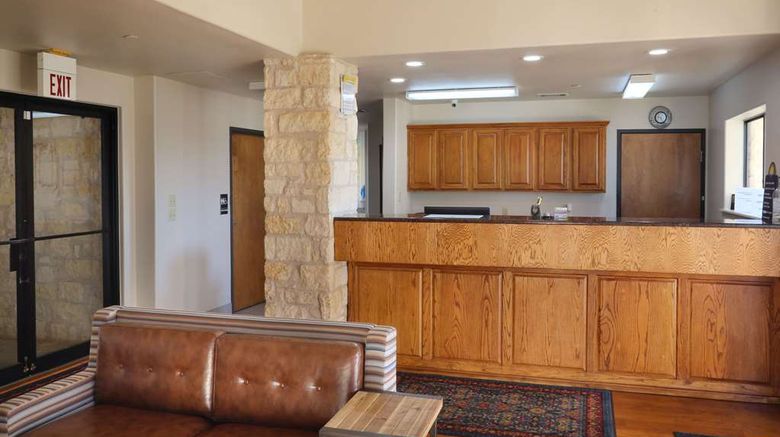 <b>Days Inn & Suites Llano Lobby</b>. Images powered by <a href="https://iceportal.shijigroup.com/" title="IcePortal" target="_blank">IcePortal</a>.