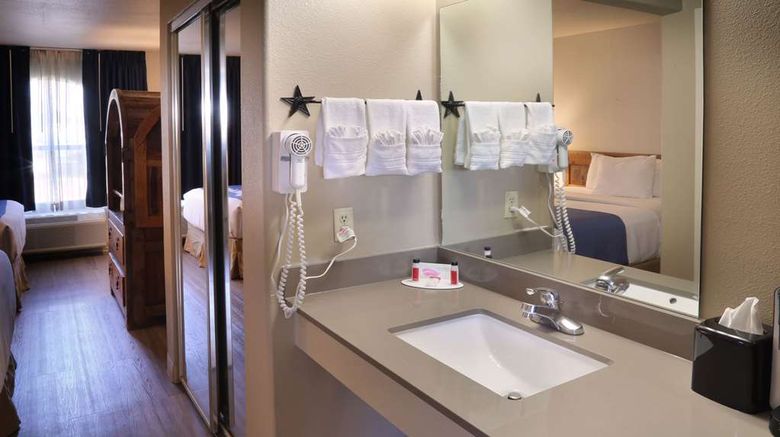 <b>Days Inn & Suites Llano Room</b>. Images powered by <a href="https://iceportal.shijigroup.com/" title="IcePortal" target="_blank">IcePortal</a>.