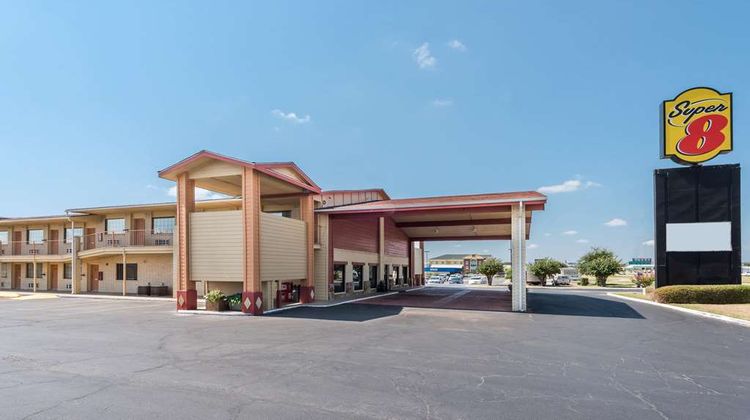Super 8 Waco/Mall area Exterior