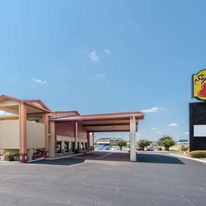 Super 8 Waco/Mall area