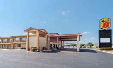 Super 8 Waco/Mall area